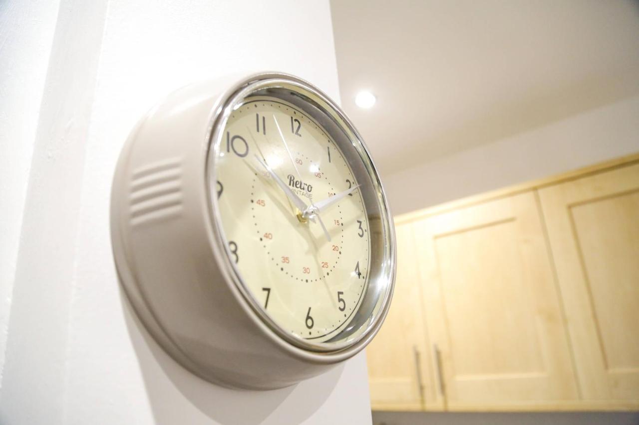 Serviced Apartment In Liverpool City Centre - Free Parking - Balcony - By Happy Days מראה חיצוני תמונה
